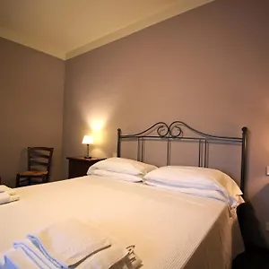  Alloggio per agriturismo Casale Dello Sparviero Italia